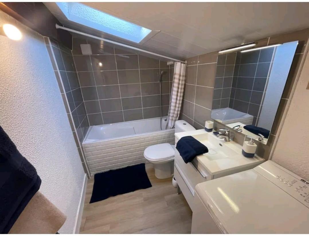 Le Loft Berbère - idéal couples, familles, business - centre historique, WIFI , NETFLIX Niort Esterno foto