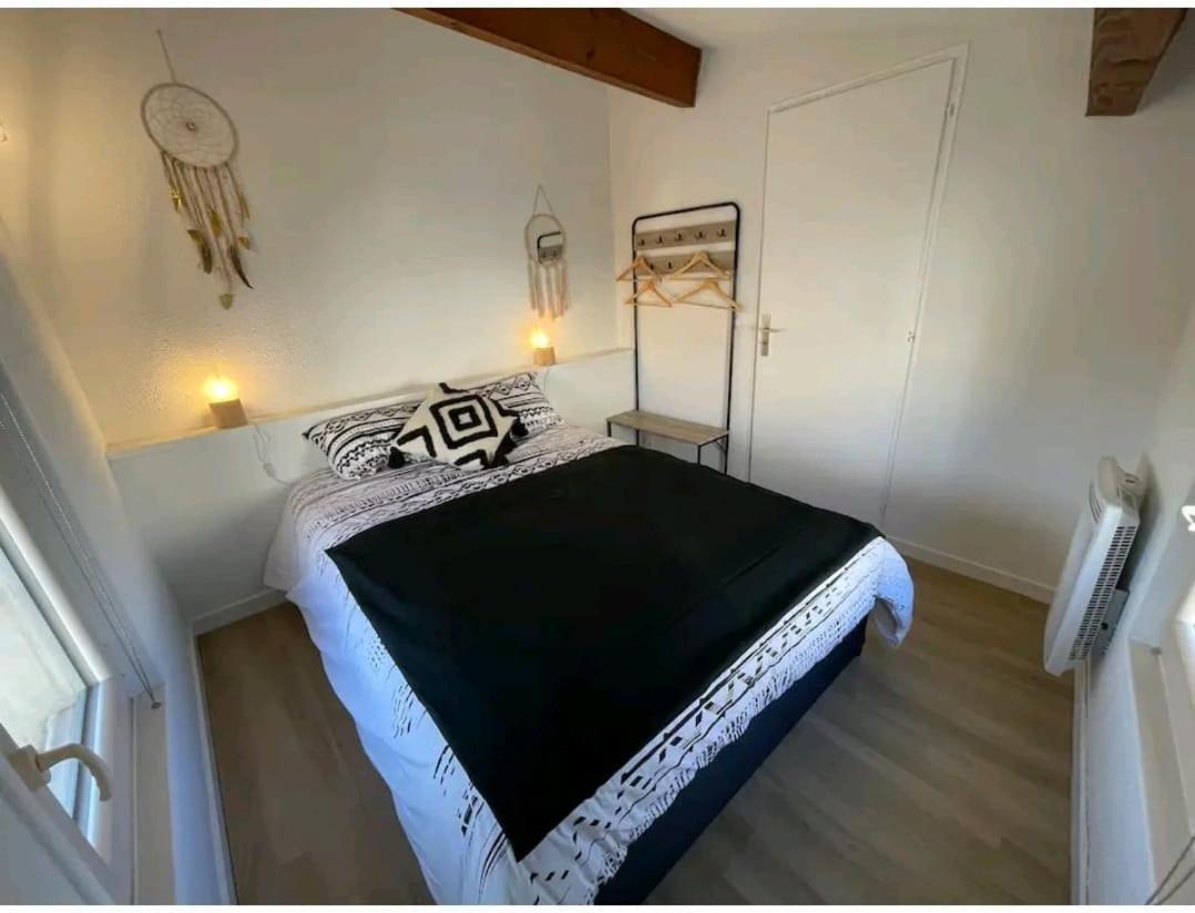 Le Loft Berbère - idéal couples, familles, business - centre historique, WIFI , NETFLIX Niort Esterno foto